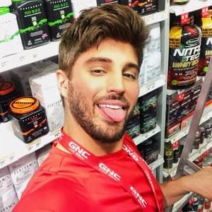 Meet your Posher, Fernando